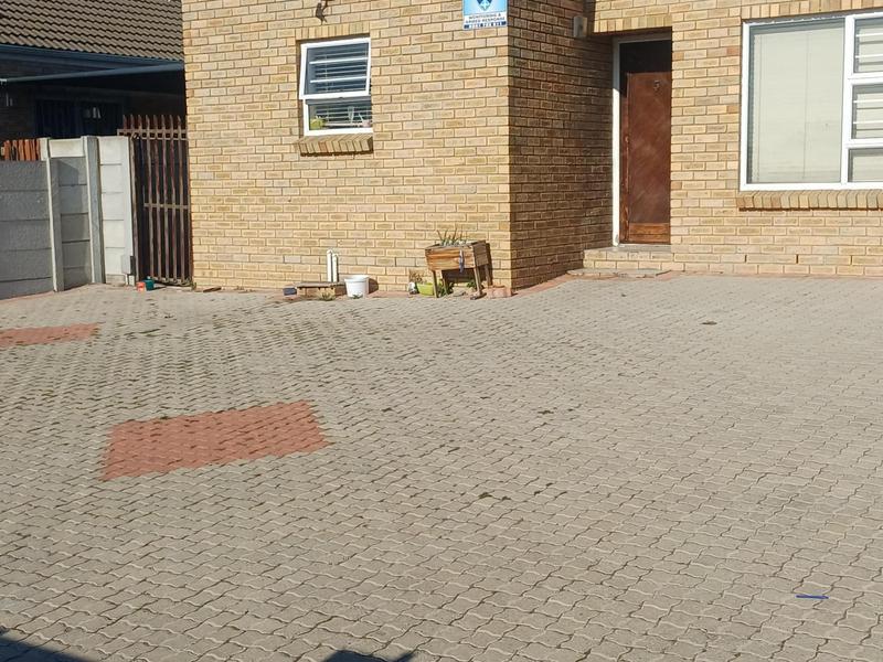 To Let 2 Bedroom Property for Rent in Bernadino Heights Western Cape